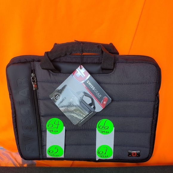 Swissgear Anthem 17” Laptop Slimcase 3 for $30